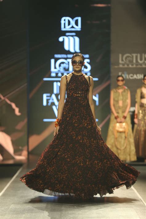 Vaani Kapoor In Stone Print Tiered Maxi Dress & Brace – Nikita Mhaisalkar