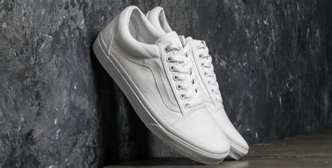 The Best White Sneakers Under Rs 3000 You Need To Know About