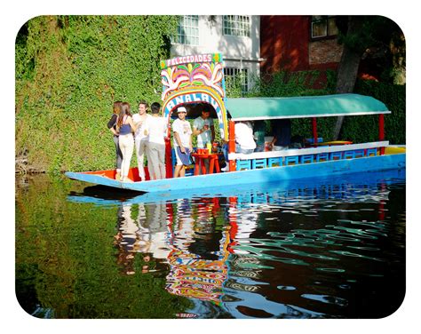 Navegar entre risas por Xoximilco - Iberia Joven