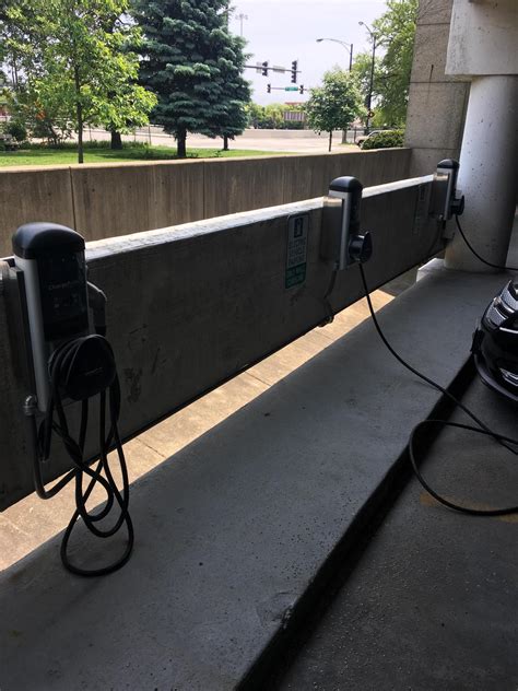 Halsted / Taylor Parking Structure | Chicago, IL | EV Station