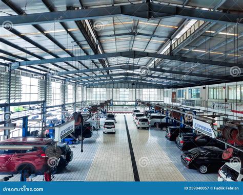 Inside View of a Auto Repair Shop Building Editorial Photography - Image of background, view ...