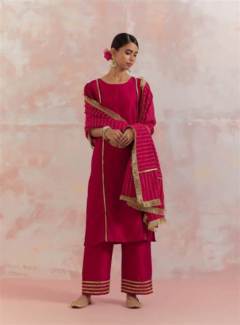 Red Rukbat Kurta – The Indian Cause