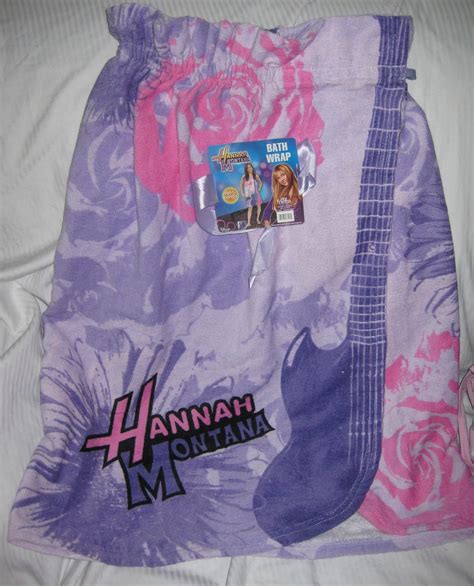Amazon.com: Disney's Hannah Montana Bath Wrap: Throw Blankets: Home ...