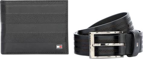 Tommy Hilfiger Wallets - Buy Tommy Hilfiger Wallets Online at Best ...