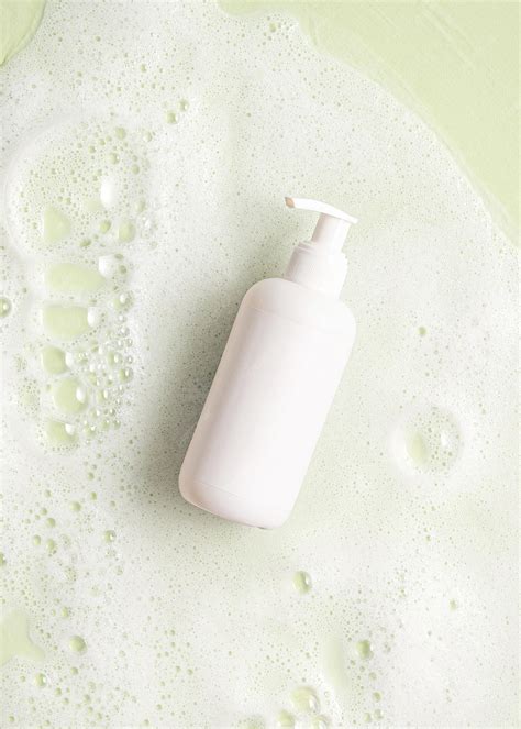 Bottle for shampoo without logo and label | Premium Photo