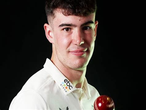 Worcestershire spinner Josh Baker dies at age of 20
