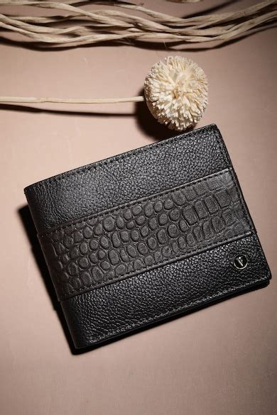 Buy Men Black Genuine Leather Wallet Online - 40067576 | Van Heusen