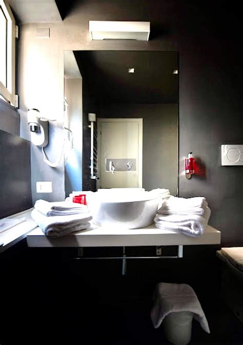 INN URBE COLOSSEO B&B (Rome) - Inn Reviews, Photos, Rate Comparison ...