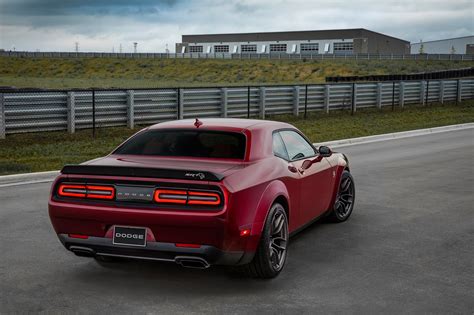 Challenger SRT Hellcat Gets a Widebody for 2018 | Automobile Magazine