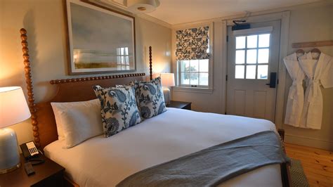 Nantucket's Veranda House reopens after fire. See new rooms, patio.