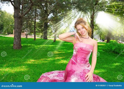 Pretty Bride Woman 的图像结果