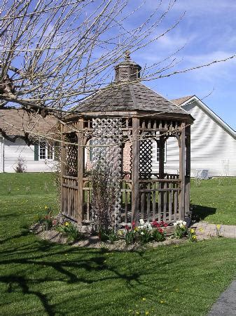 ARBOUR BREEZE BED & BREAKFAST (Niagara-on-the-Lake) - B&B Reviews ...