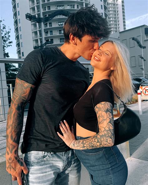 Christen Whitman | Mom & dad #25wks🥹 | Instagram