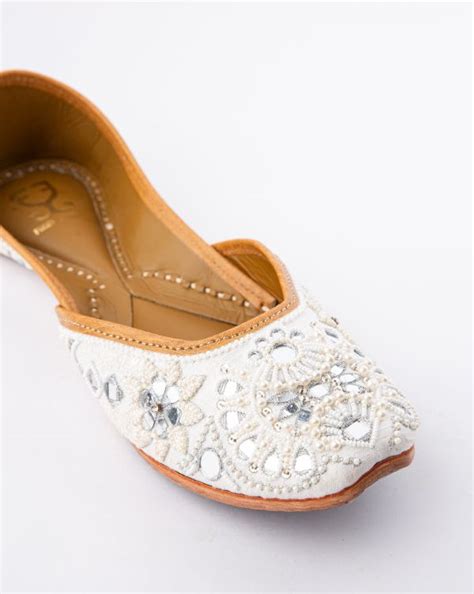 Buy Handcrafted Cold Play Juttis Online - Fizzy Goblet