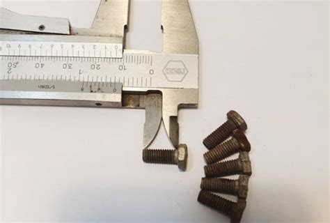 Triumph Chainwheel Retaining Bolt Set of 6 NOS | BRITISH Only Austria ...