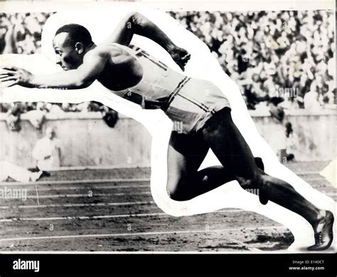 Jesse owens 1936 olympics hi-res stock photography and images - Alamy