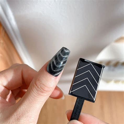 10 Magnetic Nail Art Designs to Captivate | ILMP Blogs