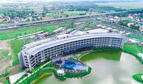 Hotel Santika Premiere Bandara Palembang,Kebun Bunga - Updated Prices ...