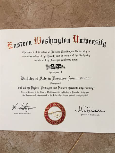 东华盛顿大学毕业证展示-东华盛顿大学毕业证书照-