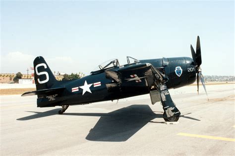 Grumman F8F-2 Bearcat USN Single-Engine Single-Seat Low-Wing Carrier ...