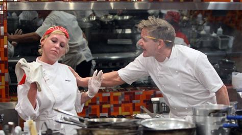 Watch Hell's Kitchen Season 12, Episode 3: 18 Chefs Compete | Peacock