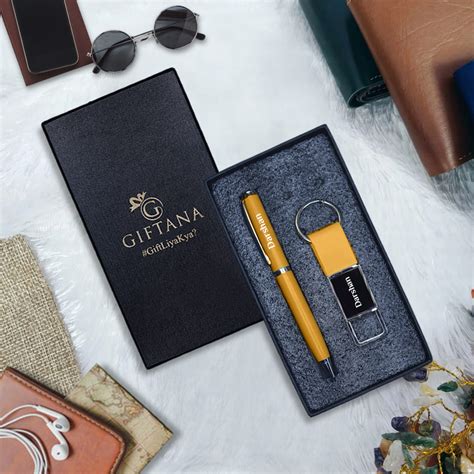 Personalized Gifts : Elegant Pen & Keychain Gift Set – Giftana