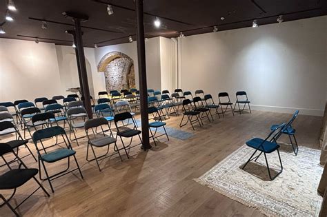 LISBOA, MENINA E MOÇA | A CASA DO LUNDUM (2026) All You Need to Know ...