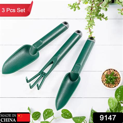 Buy Garden Hand Trowel - Gardening Tools Kit | DeoDap