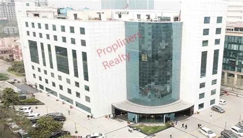 Fc 24 IT Park Film City Noida Sector-16a 9899920199 Rent