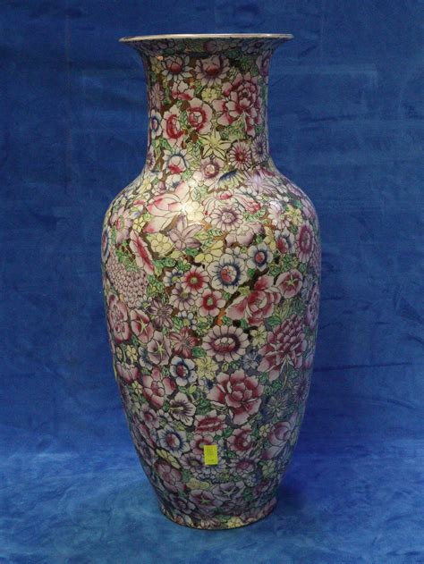 Lot - TALL CHINESE FLOOR VASE, THOUSAND FLOWER PATTERN, 45CM H, 20TH CENT
