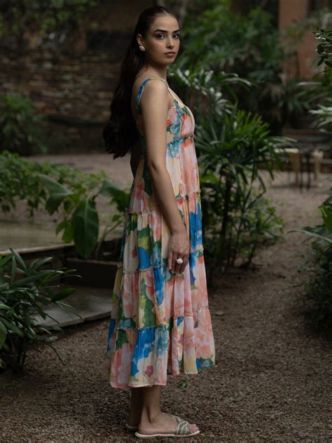 Buy Top Ethnic Dresses this Season Online Only at Anayna