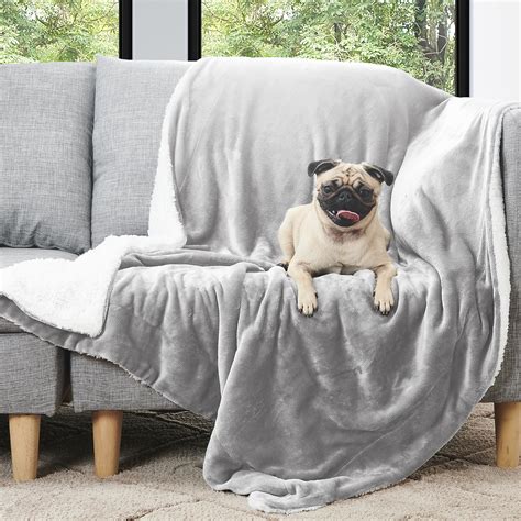 Casual Living 32599 Plush Throw Blanket Home and Hotel Luxury Premium ...