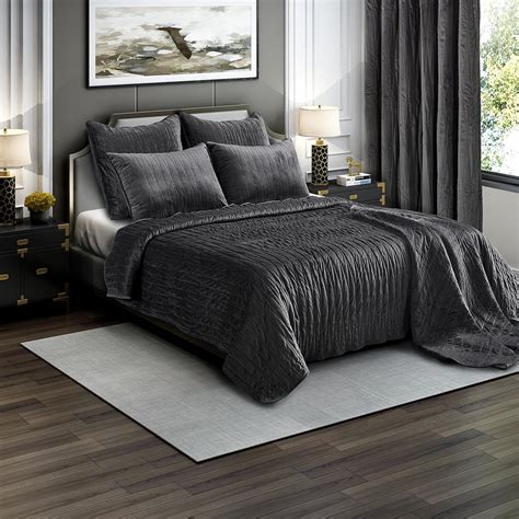 19 Luxury Masculine Bedding Sets - Men's Bedding Guide (2025)
