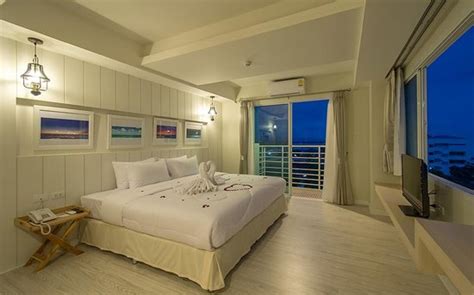 Nice affordable hotel - Review of Prachuap Grand Hotel, Prachuap Khiri ...