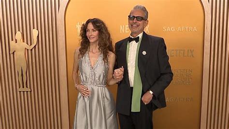 Jeff Goldblum beams with wife Emilie on SAG Awards red carpet
