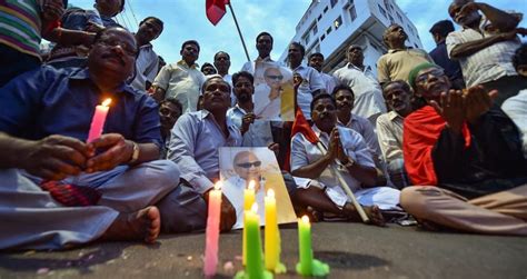 Row Erupts over Karunanidhi's Burial, Madras HC Set to Hold a Special ...