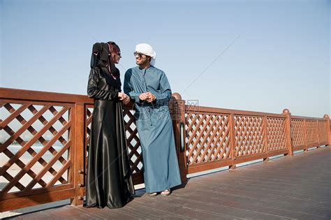 中东人和围栏高清图片下载-正版图片501507091-摄图网