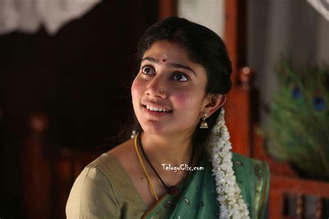 Sai Pallavi Wallpapers - Top Free Sai Pallavi Backgrounds - WallpaperAccess