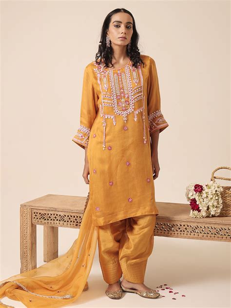 Buy Haldi Dress, Saree & Lehenga For Bride Online | The Loom