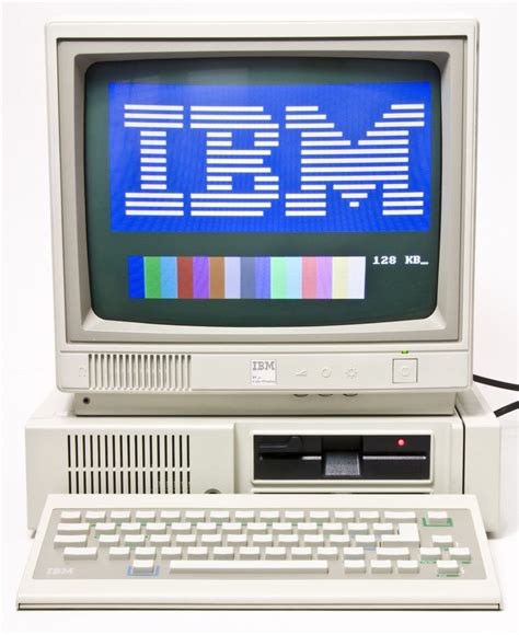 Old IBM Computer 的图像结果