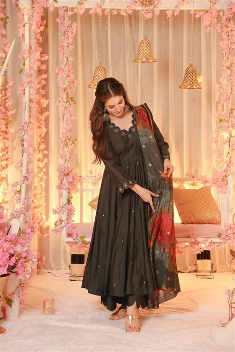 Buy Charcoal Veil muslin suit set Online in India | Idaho Clothing