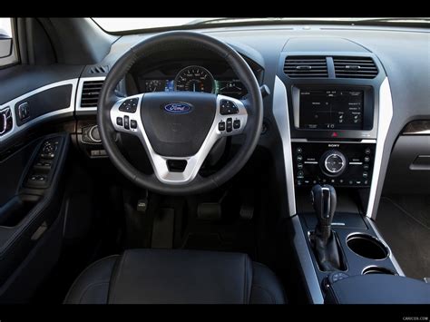 Ford Explorer (2011) | Interior
