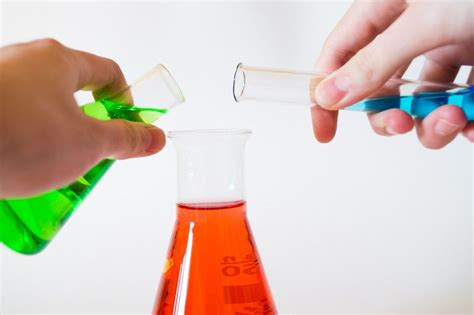 Simple Chemistry Experiments 的图像结果