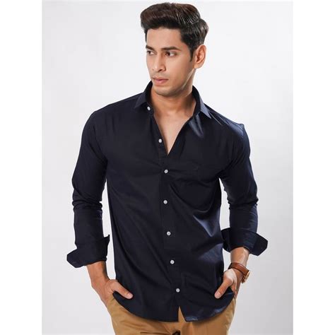 Buy ROYALTAIL Men Classic Fit Solid Spread Collar Navy Blue Casual ...