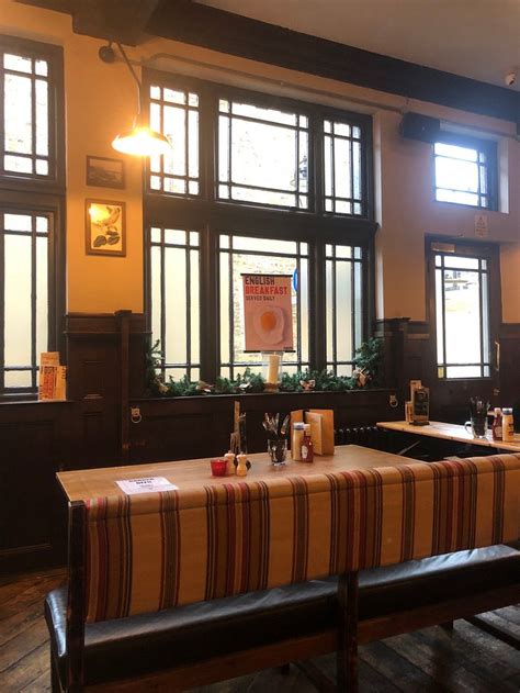 THE ROSE & CROWN, LONDON BRIDGE (PUBLOVE) - Specialty Inn Reviews ...