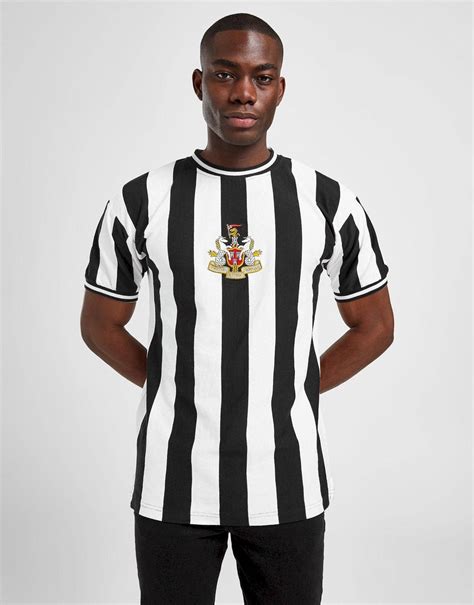 Download Newcastle United FC Jersey Shirt Wallpaper | Wallpapers.com
