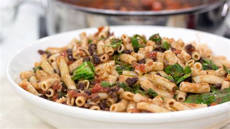 Dinner in 10 minutes! Try these one-pot chili and pasta recipes ...