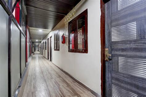 Book Hotel O Gujrati Seva Sadan Guest House Mathura | Book @ Rs 916