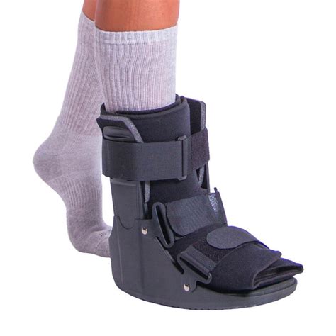 Walking Boots for Sprained & Broken Ankles | Air Casts & Footwear