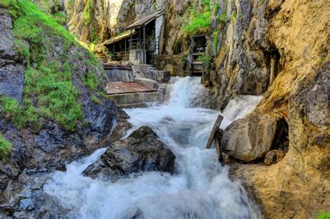 7 Maps of Austria - For Summer Vacation or Skiing